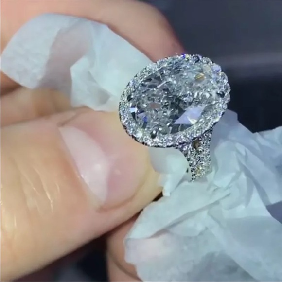 New Luxury 925 Silver Delicate Oval Diamond Ring - Picture 3 of 4